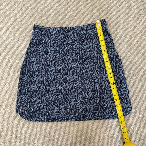Peter Millar Alice petal palm leaf patterned, blue athletic skort, size Small - Picture 4 of 8
